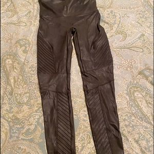 NWOT Spanx faux leather moto leggings Sz L